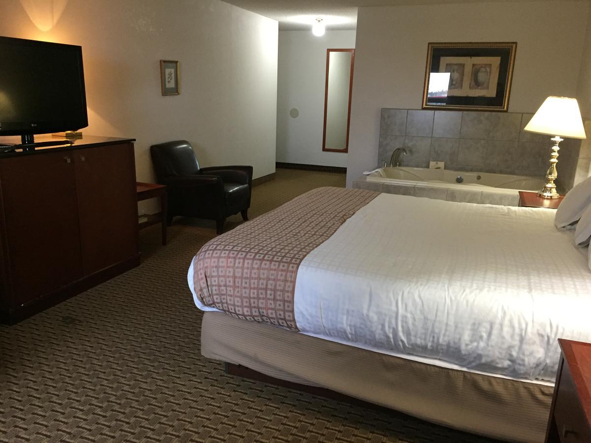 Best Value Inn & Suites Parry Sound Exterior photo