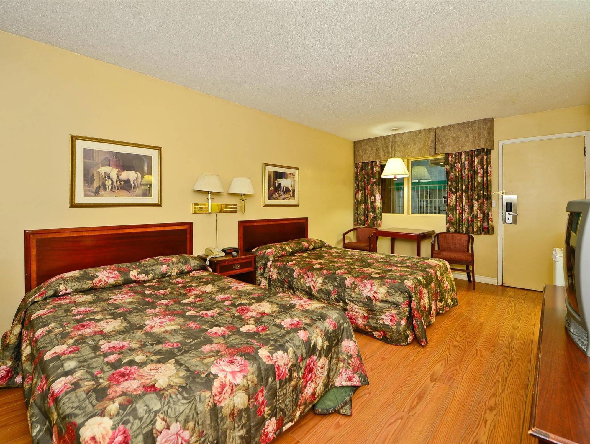 Best Value Inn & Suites Parry Sound Exterior photo