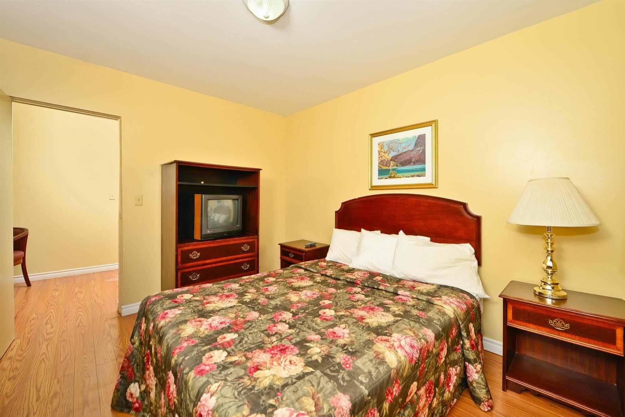Best Value Inn & Suites Parry Sound Exterior photo